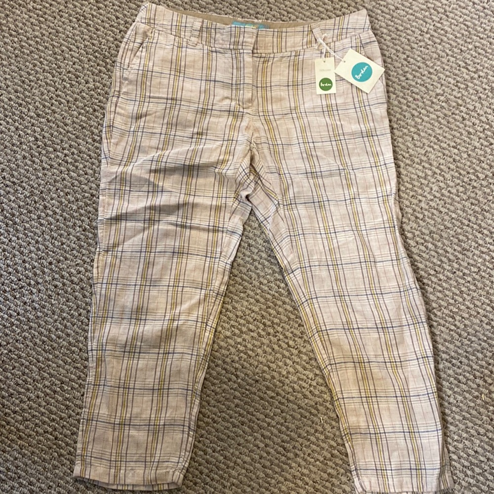 Never warn linen capri pants